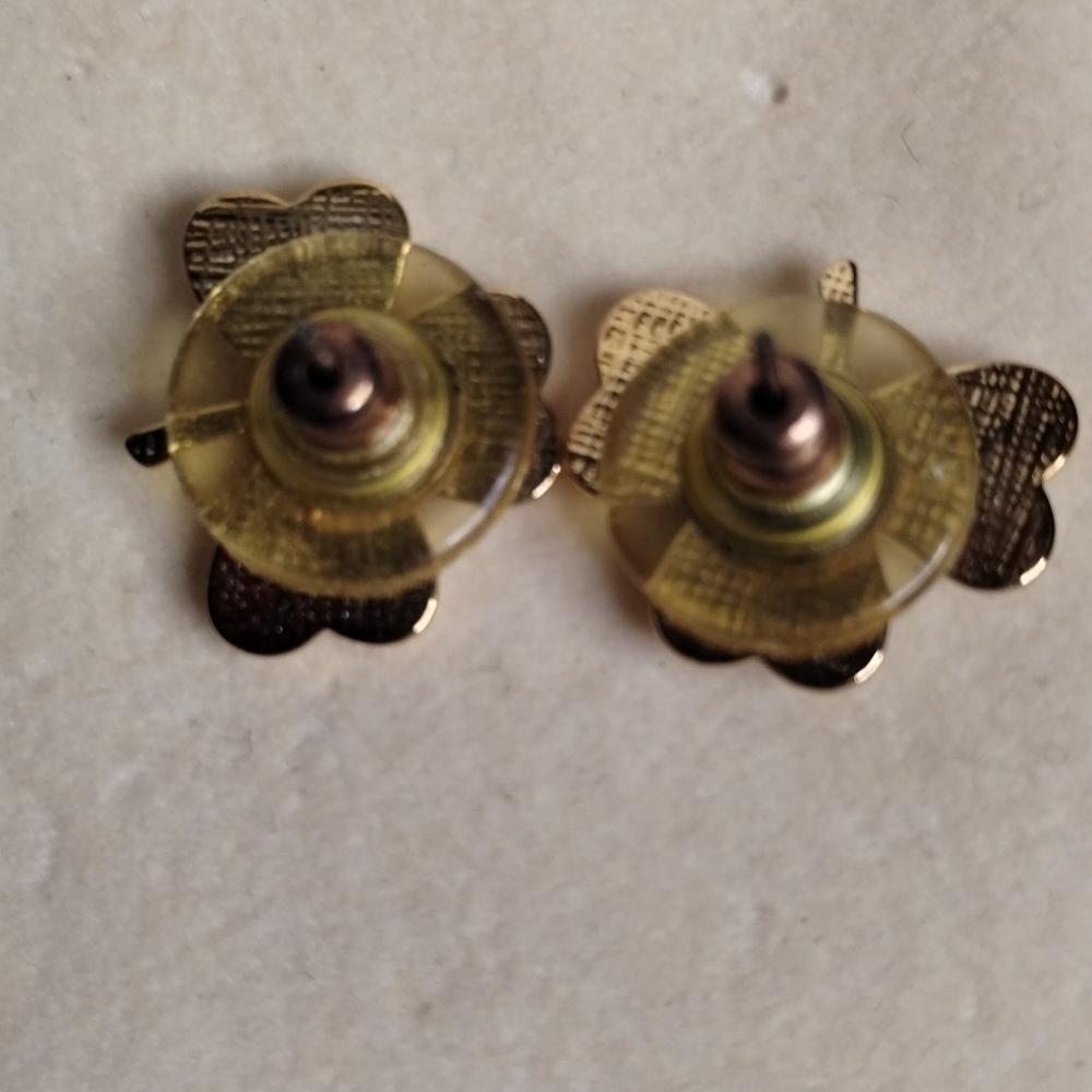 Women's 4 Leaf Clover Stud Earrings - Picture 3 of 3